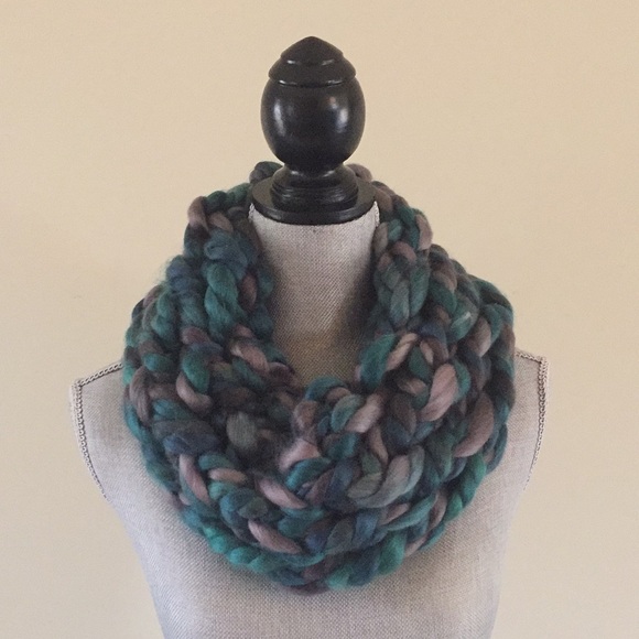 Handmade chunky arm knit infinity scarf - Picture 2 of 6